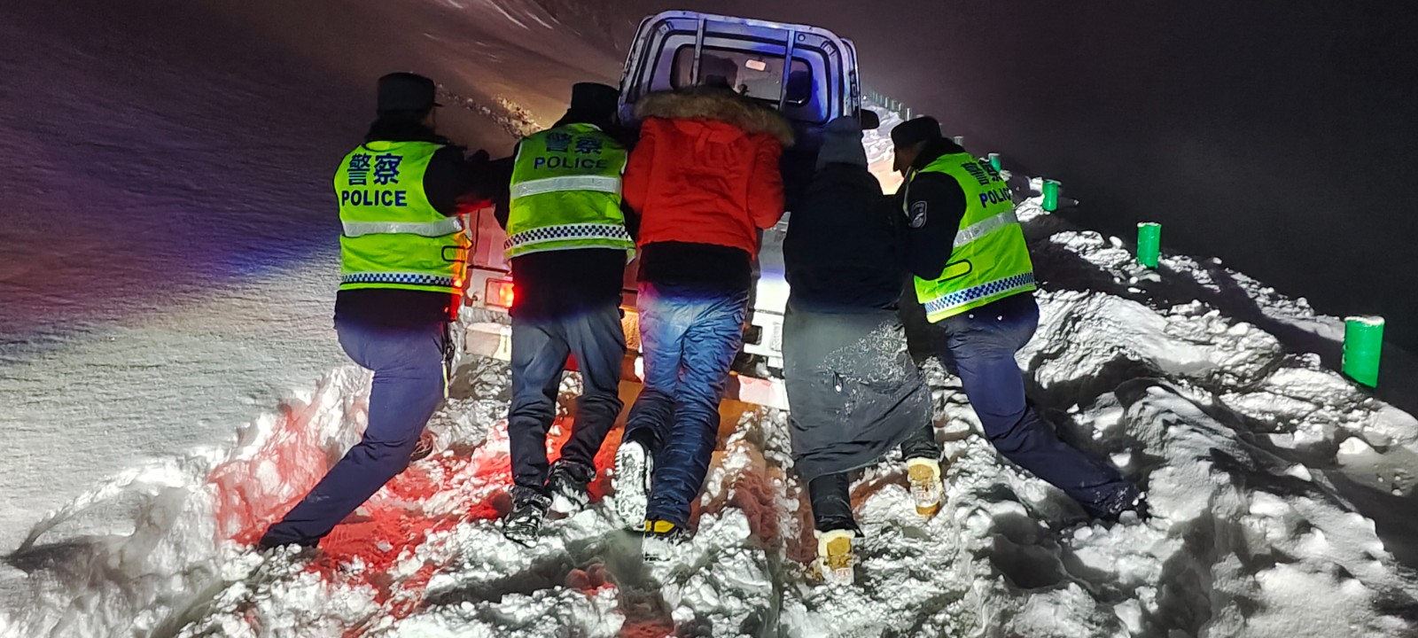 （WAQYE配图）雪夜，挺进海拔4000(38820107)-20250225095246